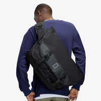 chrome-industries-citizen-24l-messenger-bolso-mensajero-impermeable-con-funda-pa image 6